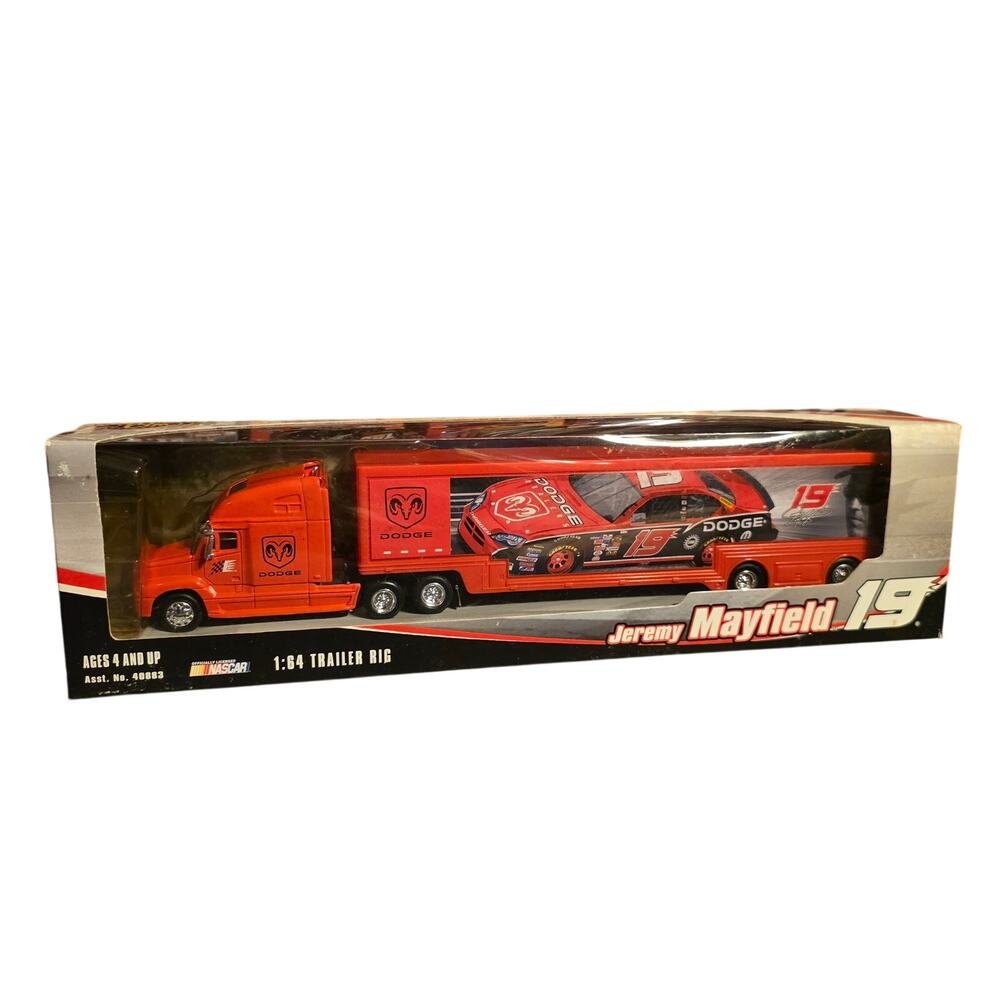 Jeremy Mayfield #19 Dodge Dealers 2006 Winner's Circle 1:64 Trailer Rig Hauler